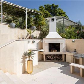 5 bedroom beachfront villa with pool on Ciova Island, Trogir, sleeps 12